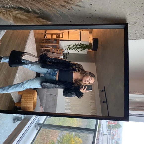 Black Vintage Coat With Shaggy Fur Trim - Picture 2 of 3